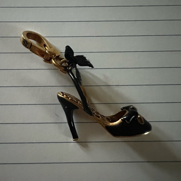 Juicy charm 👠 - Picture 2 of 3